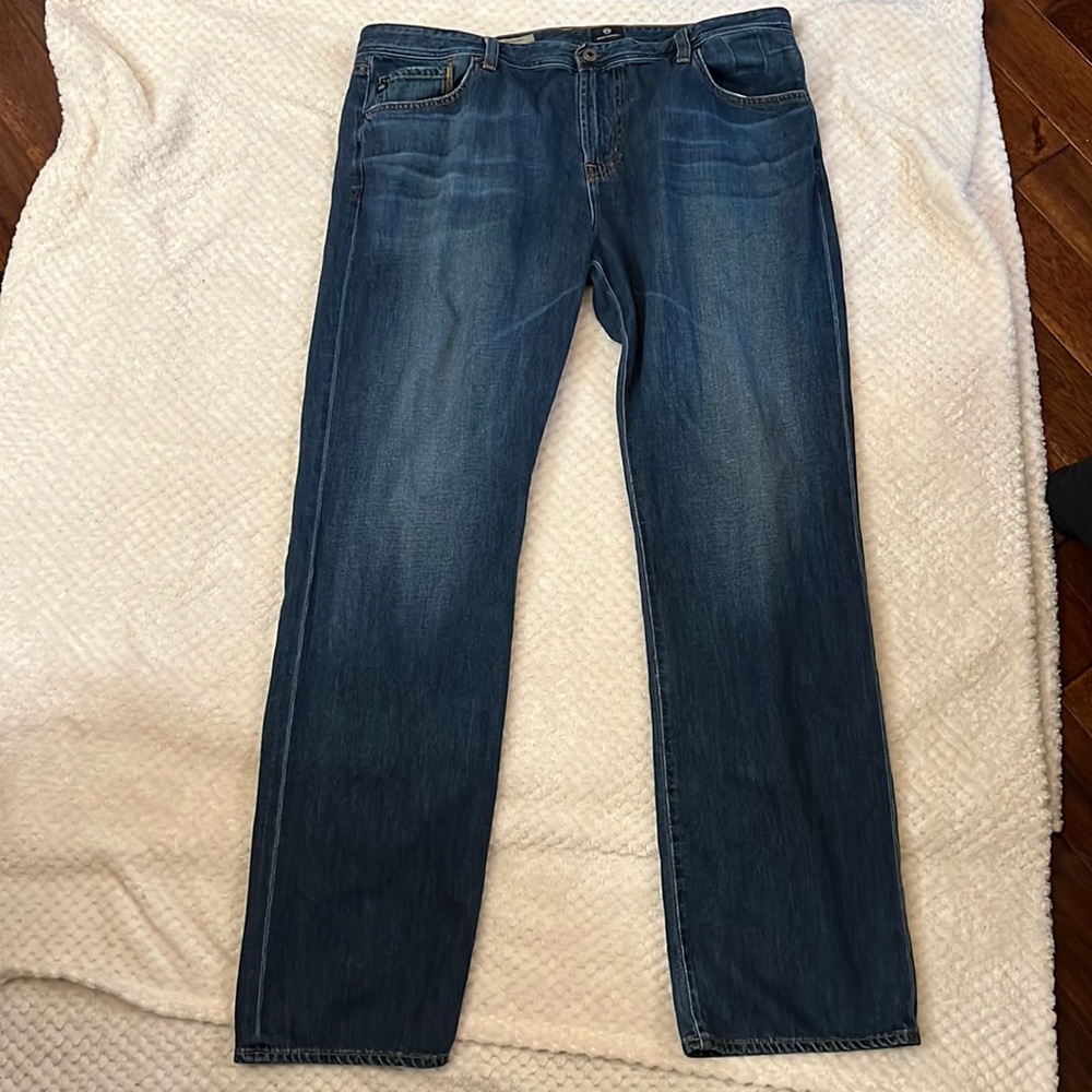 Men’s Medium Wash Jeans